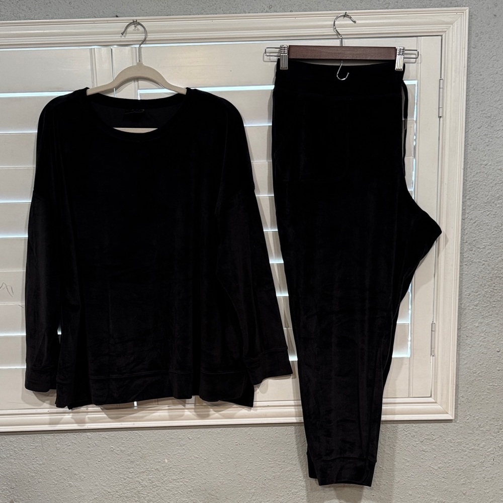 32 Degrees HEAT Black Long Sleeve Shirt